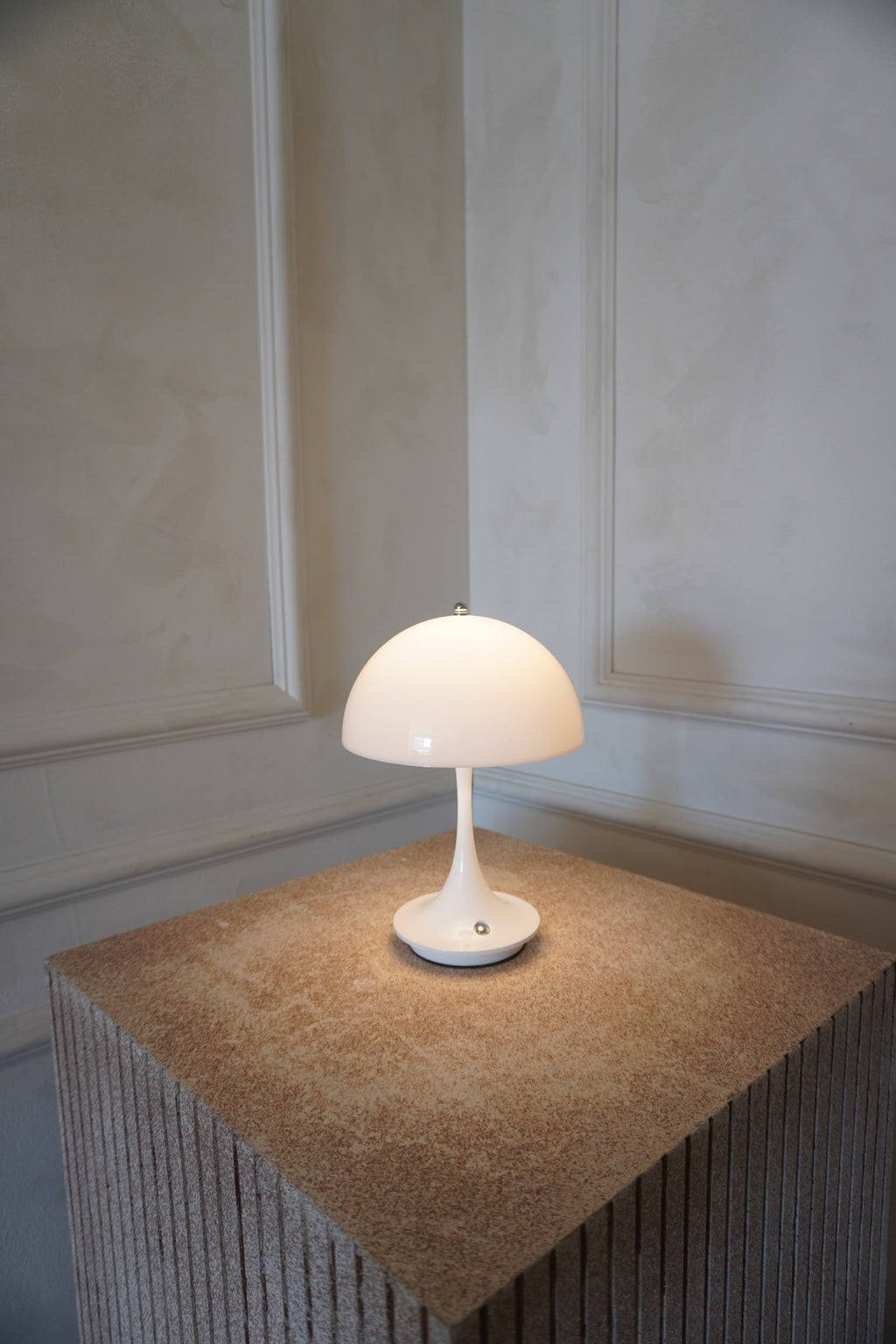 Liora Cordless Lamp | Modern Bedside Lighting