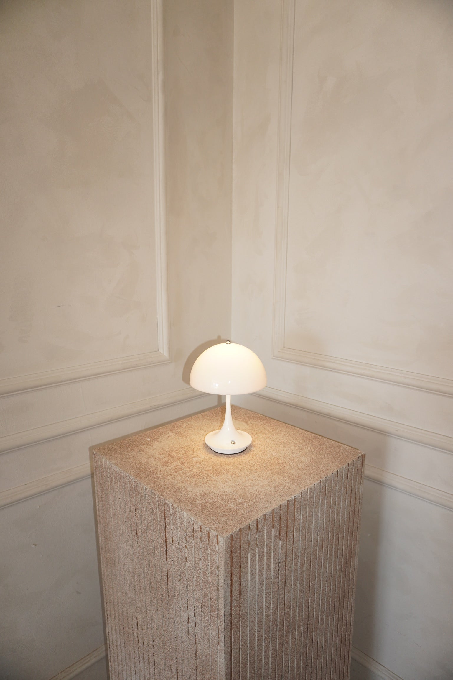 Liora Cordless Lamp | Modern Bedside Lighting