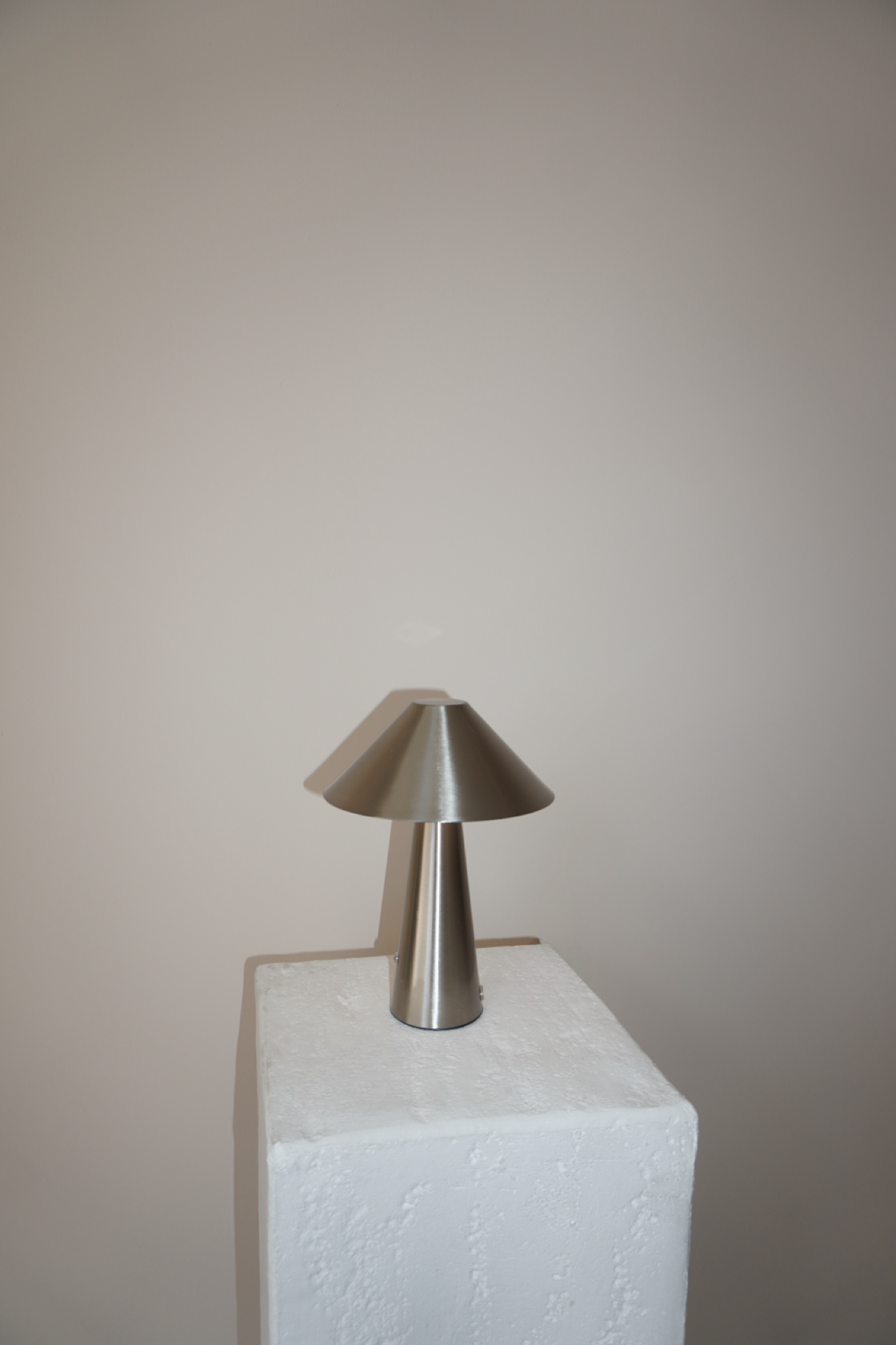 Eron Cordless Lamp | Modern Rechargeable Lighting