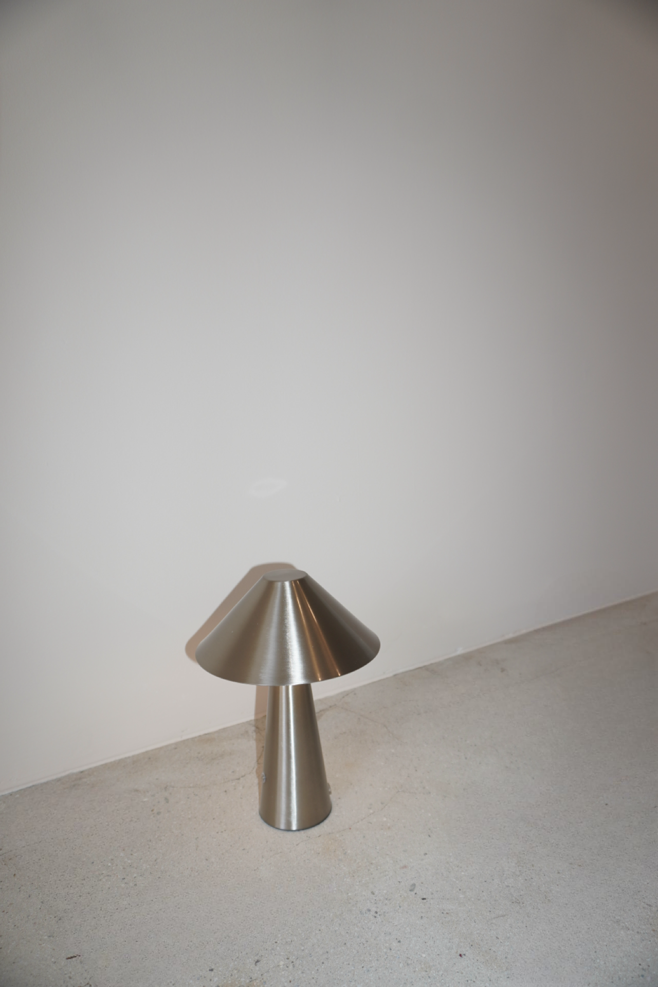 Eron Cordless Lamp | Modern Rechargeable Lighting