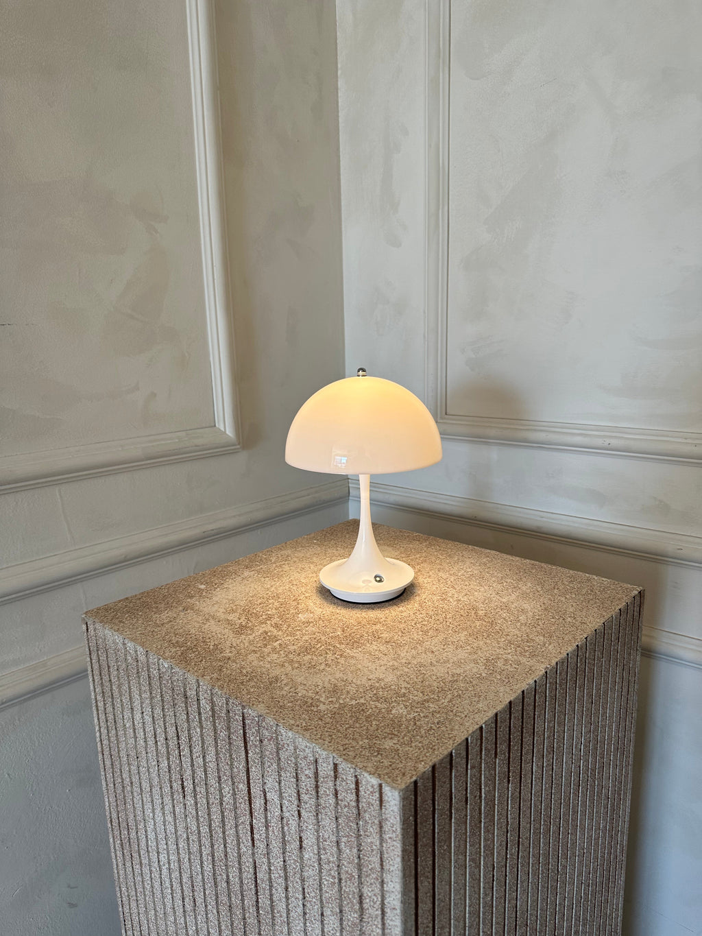 Liora Cordless Lamp | Modern Bedside Lighting