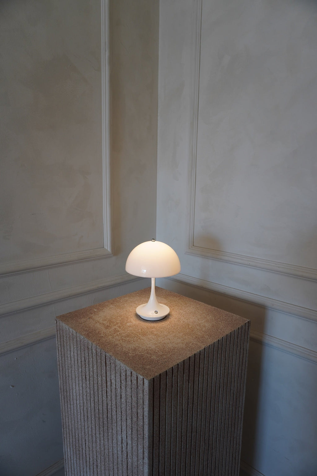 Liora Cordless Lamp | Modern Bedside Lighting