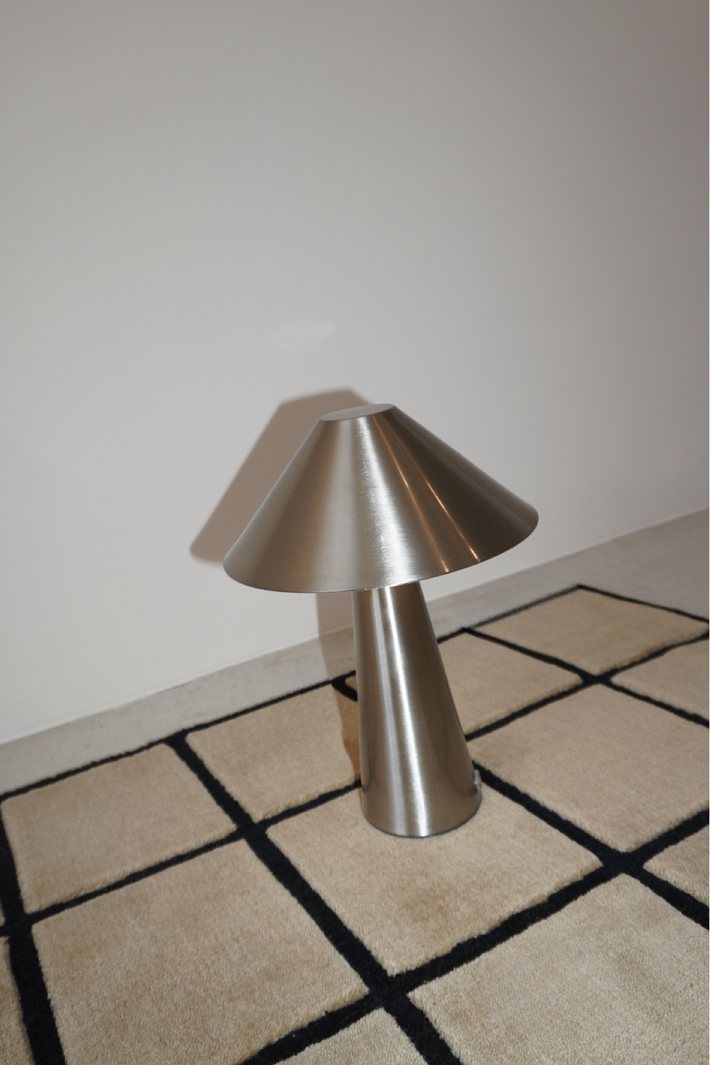 Eron Cordless Lamp | Modern Rechargeable Lighting