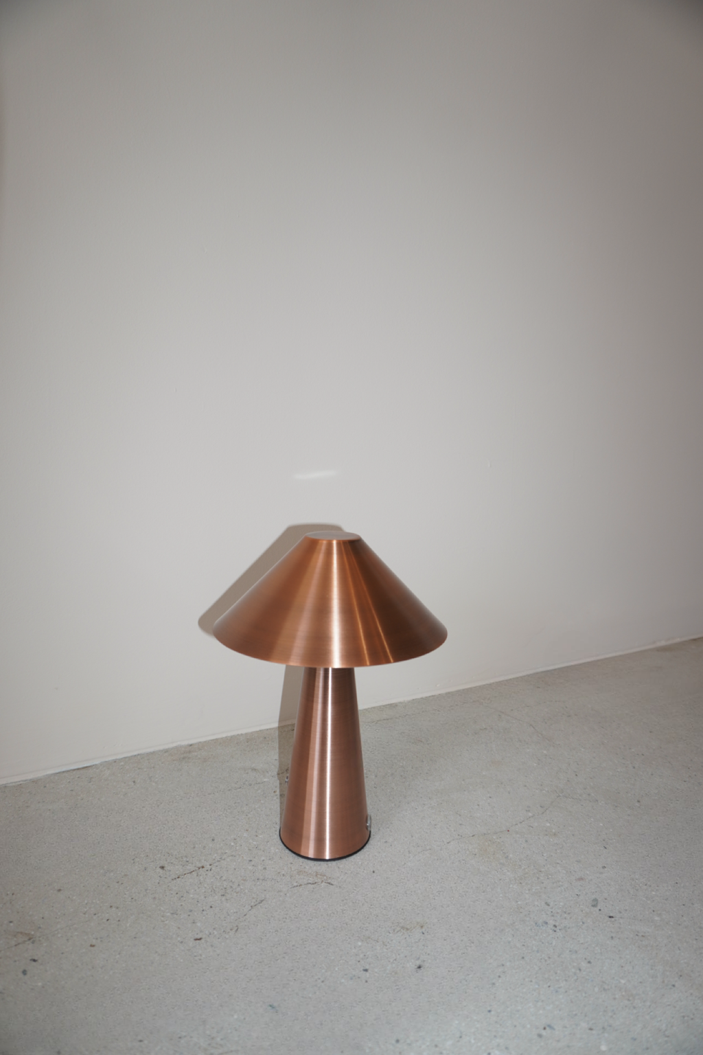Eron Cordless Lamp | Modern Rechargeable Lighting