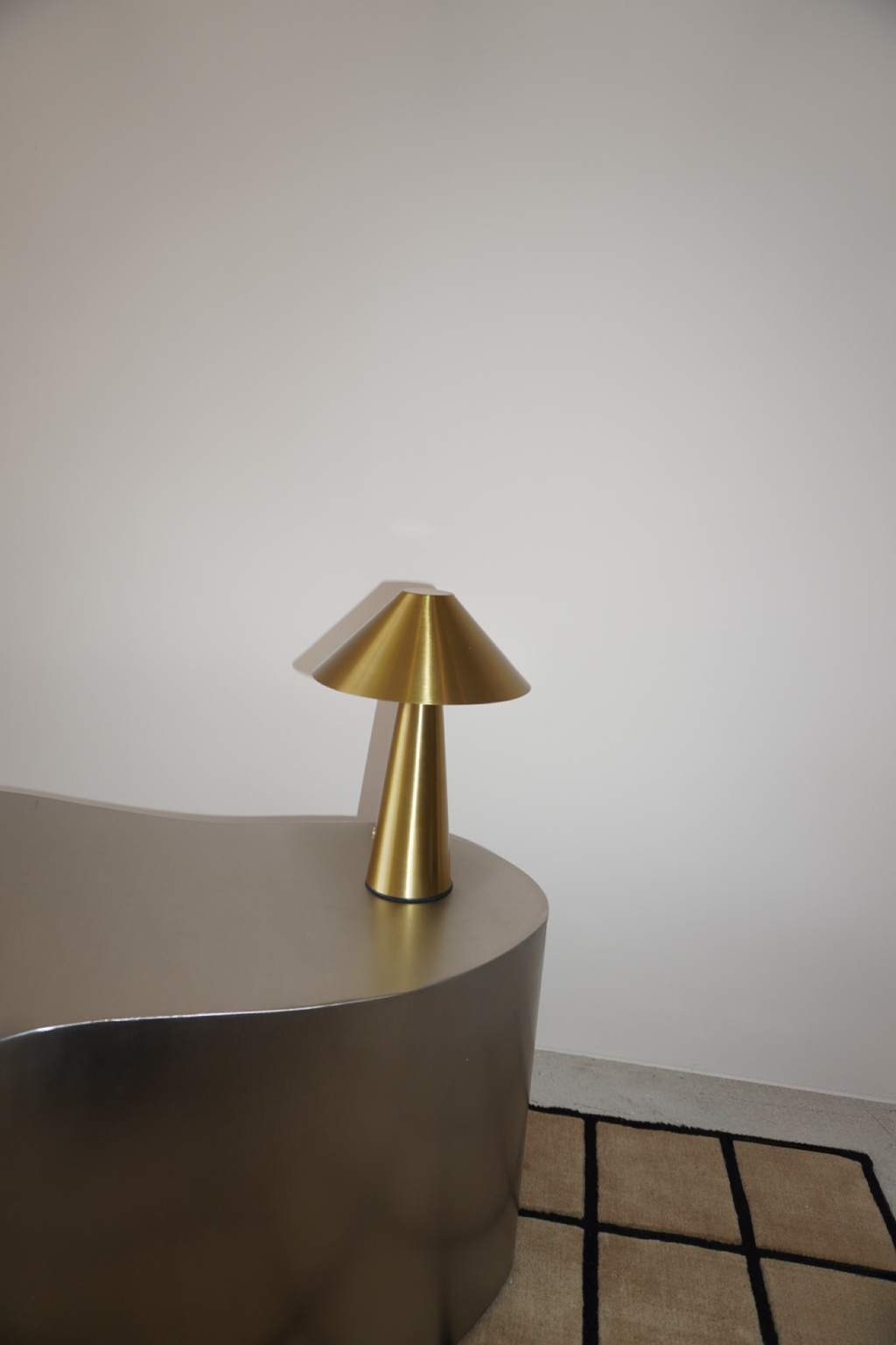 Eron Cordless Lamp | Modern Rechargeable Lighting
