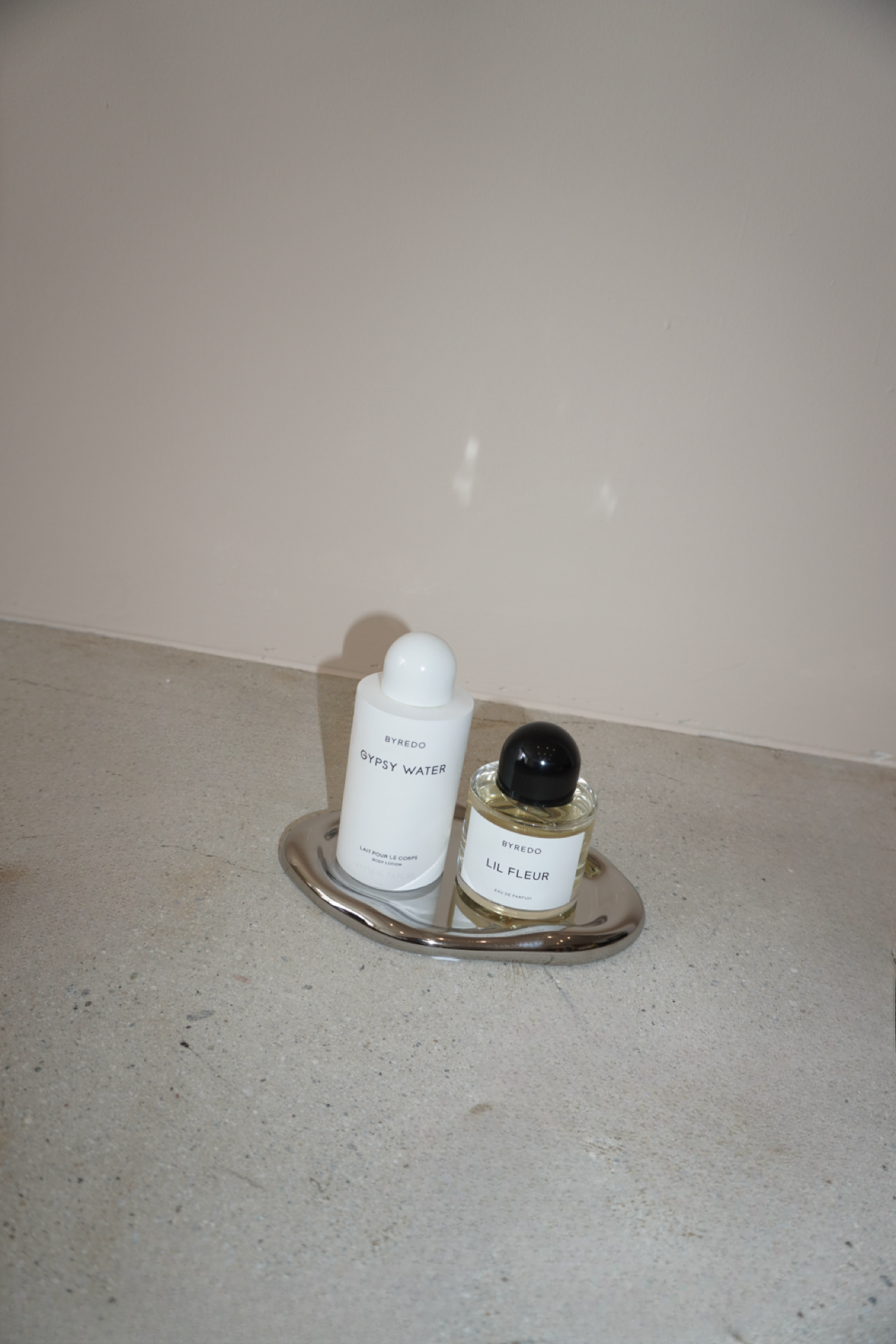 Mavi Display Tray | Modern Vanity Tray