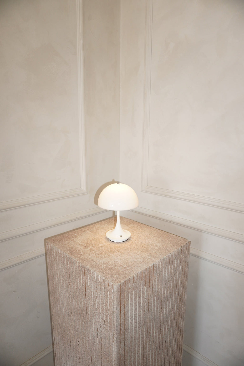 Liora Cordless Lamp | Modern Bedside Lighting
