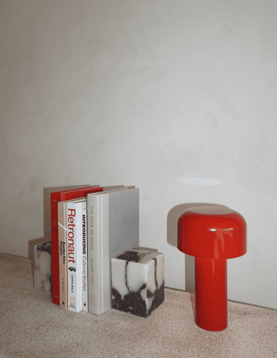 Varo Cordless Lamp | Modern Mushroom Lighting