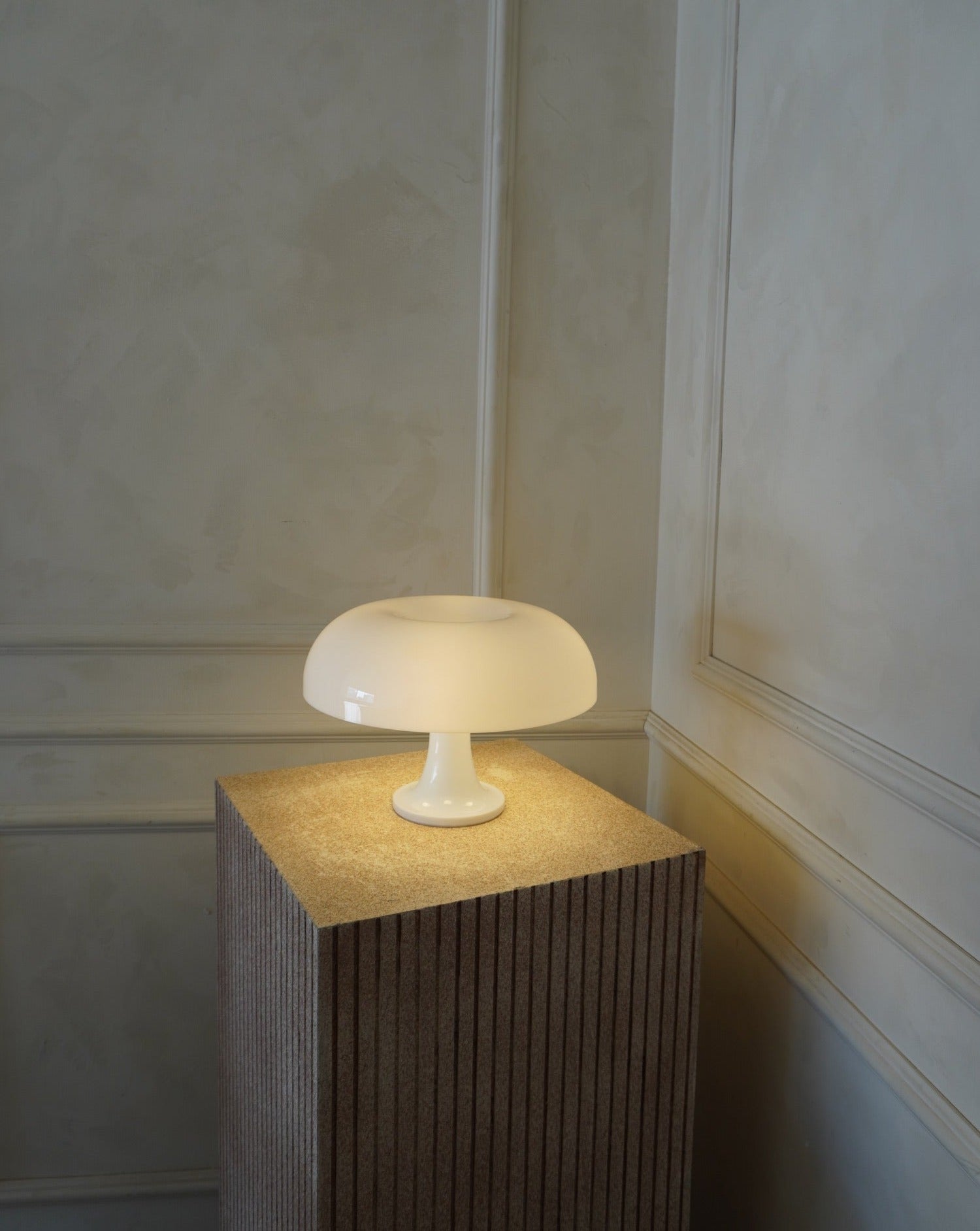 Linello Table Lamp | Modern Mushroom Lighting